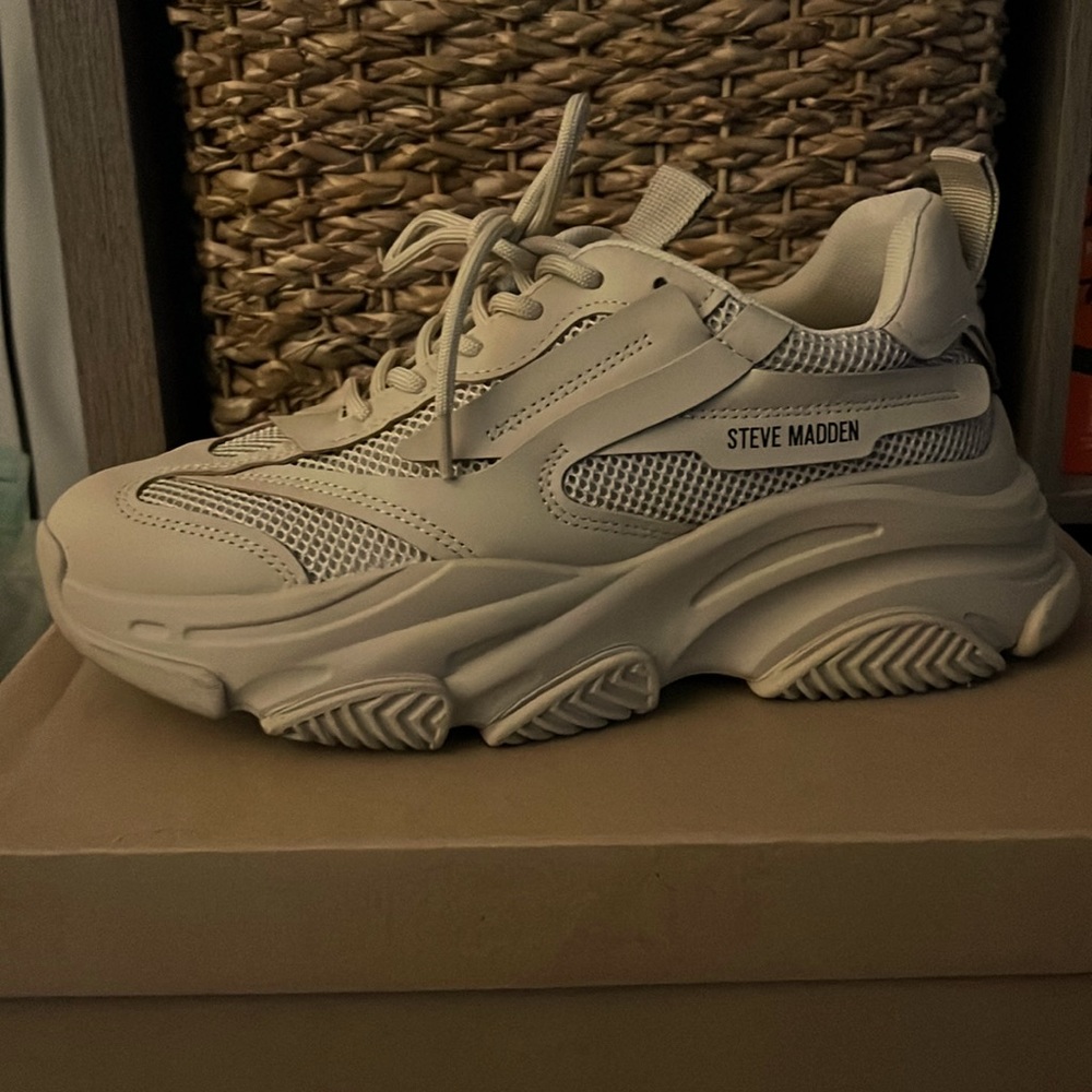 Steve Madden Possession Sneakers (Tan)
